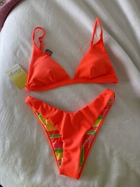 Maaji Reversible Triangle Bikini Set. NWT